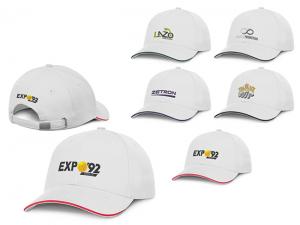 Weiße Sport Caps mit bunter Zierleiste