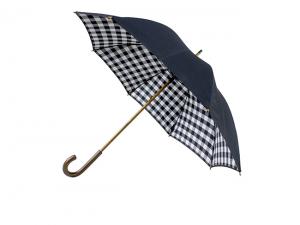 黒と白の市松模様の傘