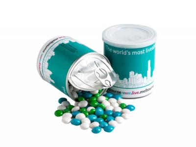 Ziehen Sie Dosen mit z&auml;hen Fr&uuml;chten