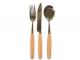 竹の柄が付いているステンレス鋼のカトラリーセット
